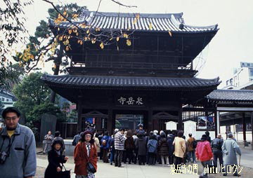 泉岳寺の門