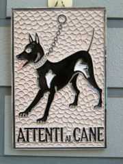 �C�^���A�̃^�C���ł��B�w���ɒ��Ӂx�̈Ӗ�